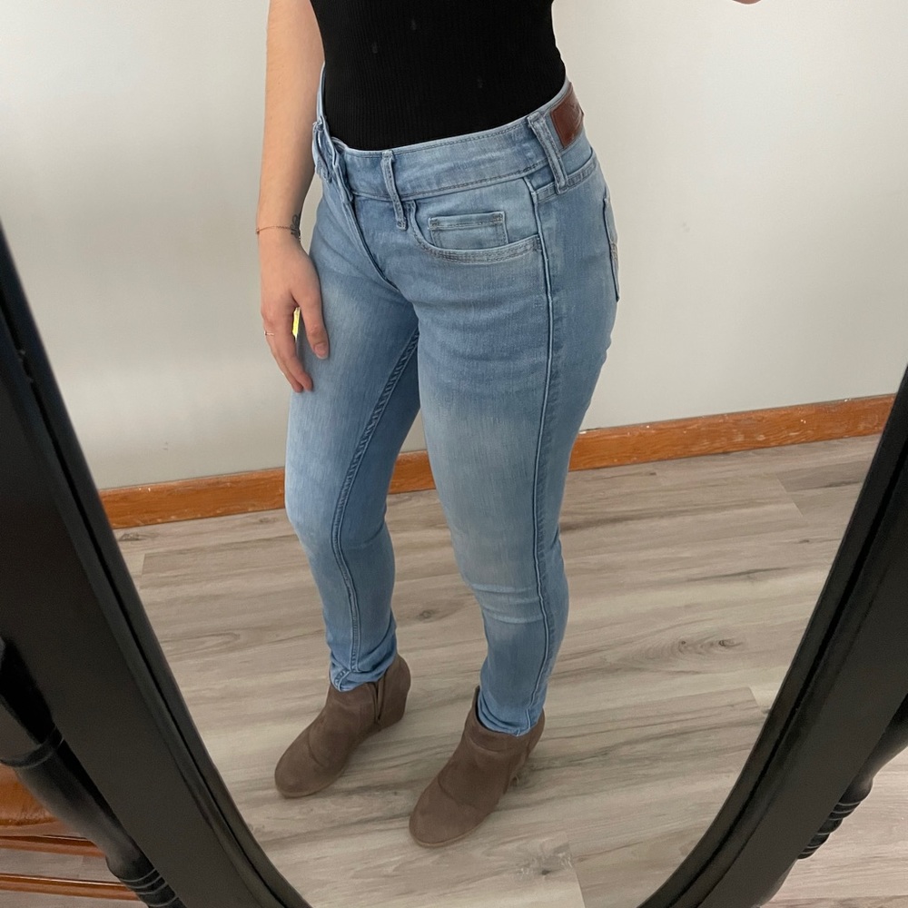 Hollister low rise super skinny jeans size 25